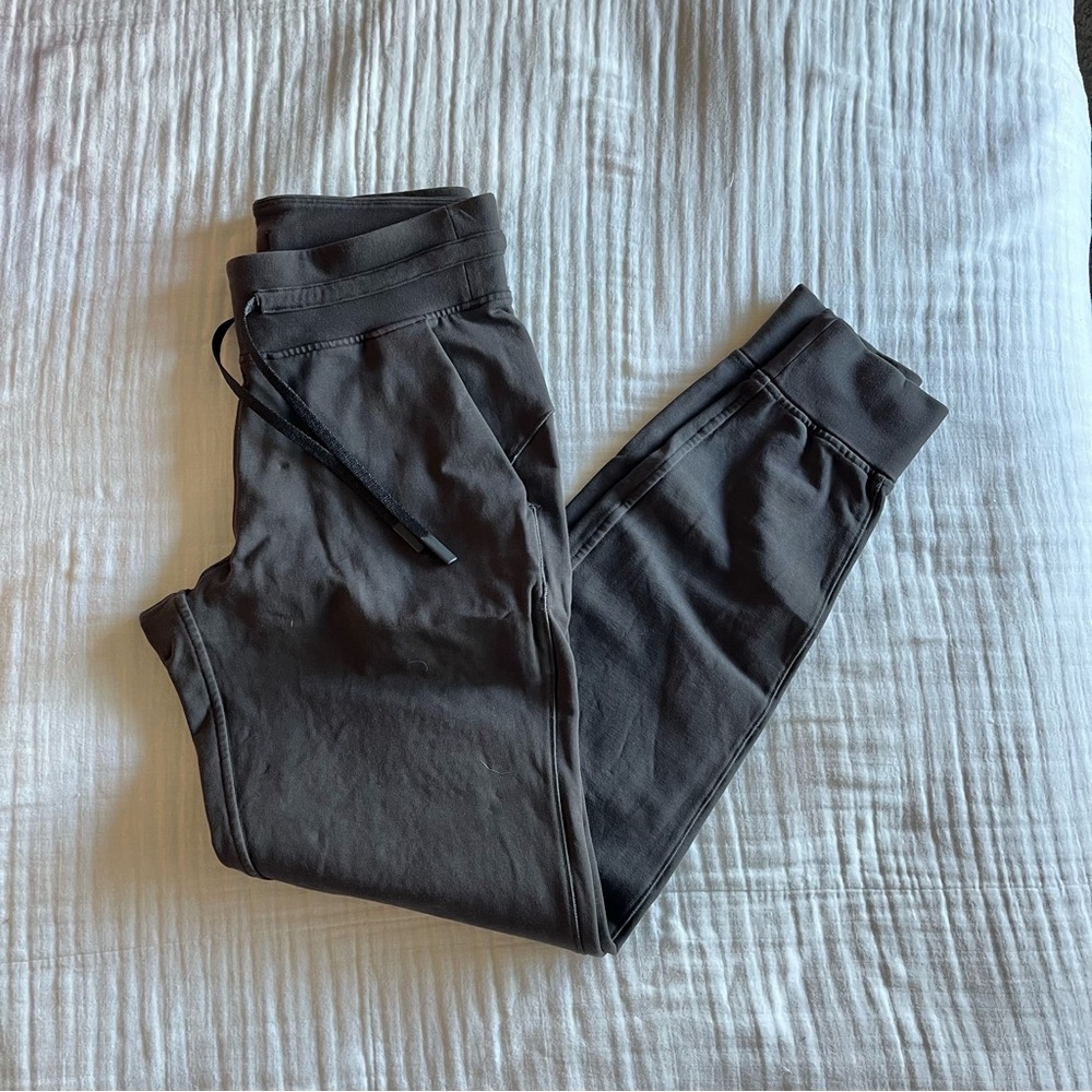 Lululemon ready to rulu joggers